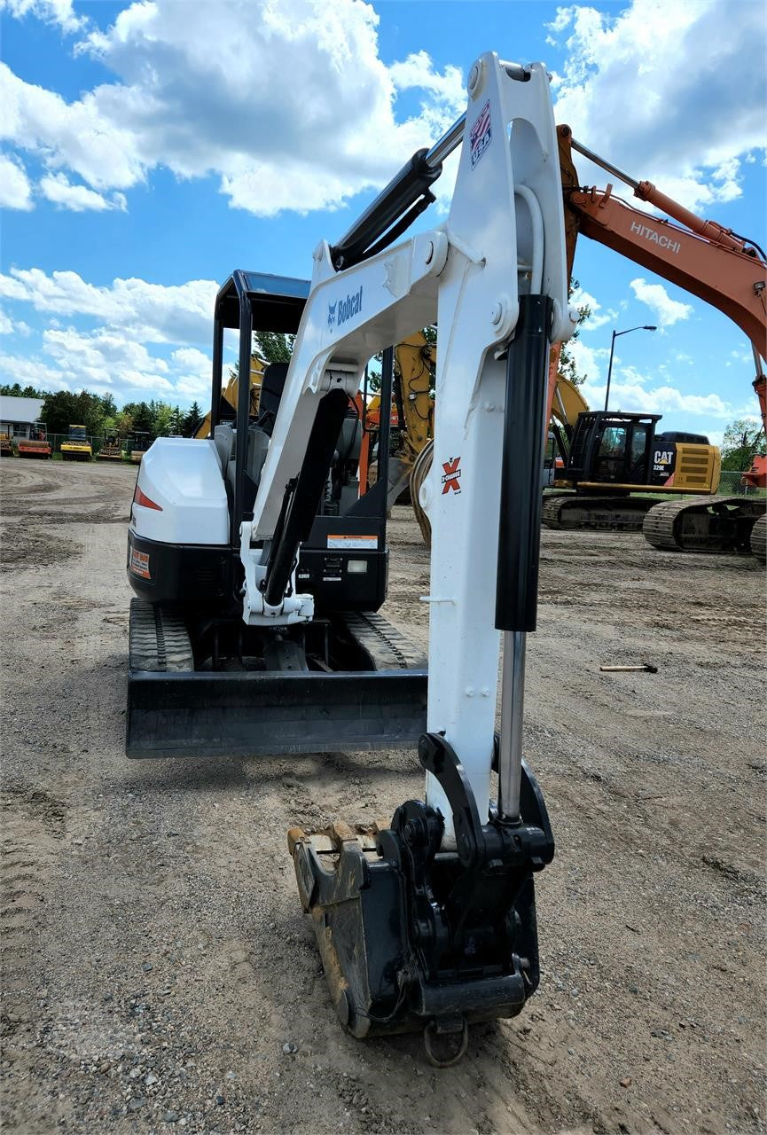 Bobcat E32 Mini Excavator