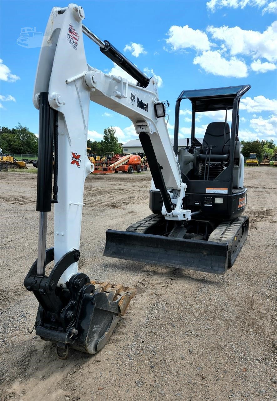 Bobcat E32 Mini Excavator