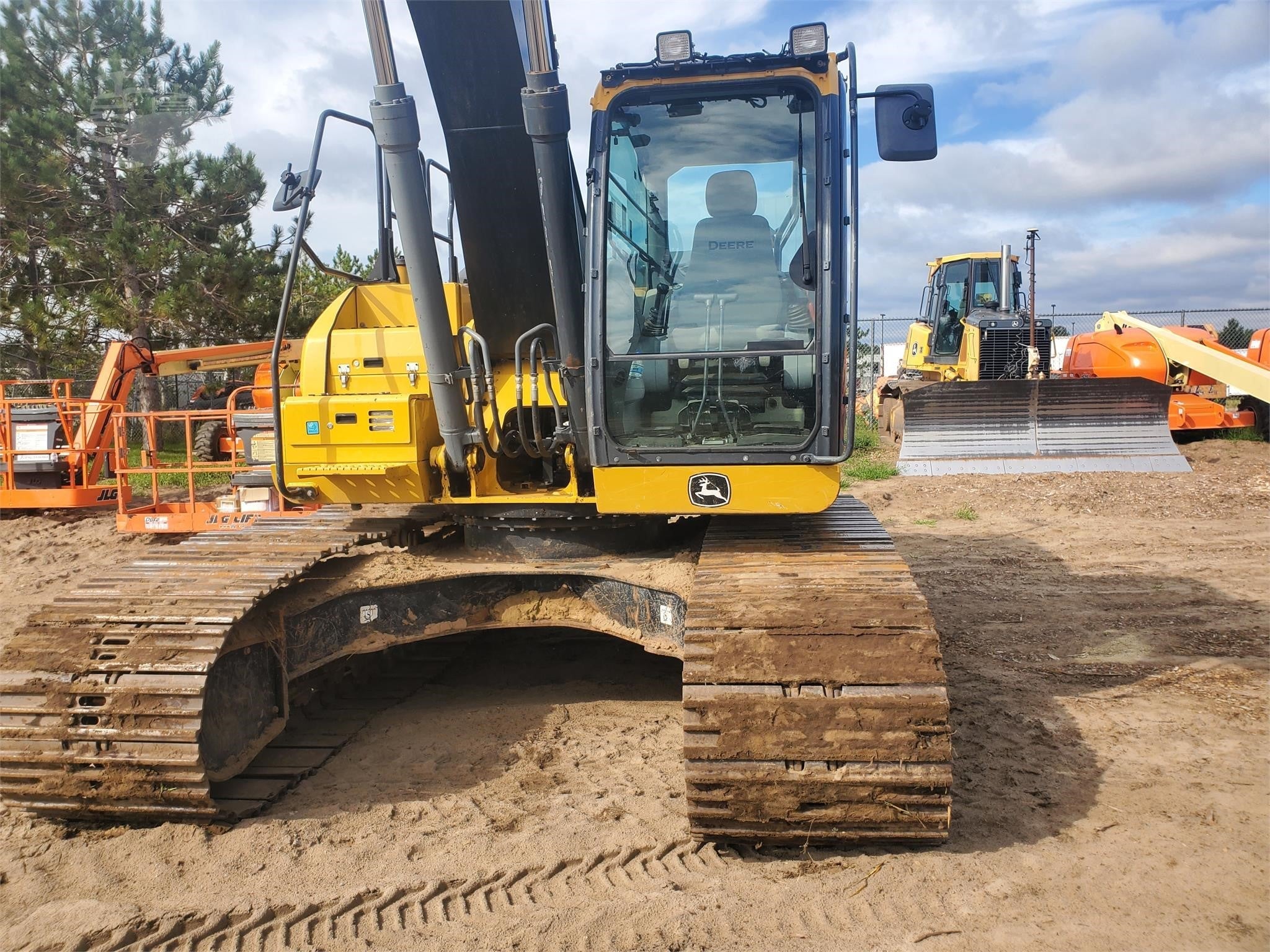 Deere 210G Excavator